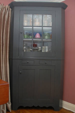 CornerCabinet1.jpg