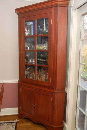 CornerCabinet2.jpg