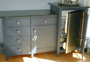 CabinetHiddenFridge.JPG